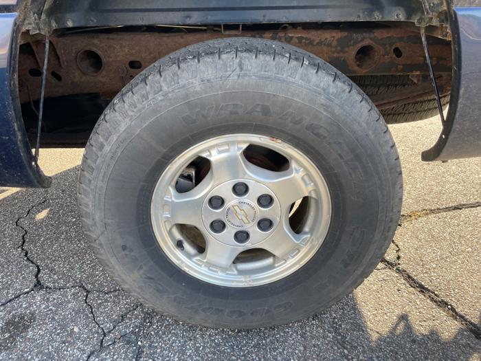 2000 chevrolet silverado-1500 ls-ext.-cab-3-door-long-bed-4wd with 134372 miles for sale near elk-river, minnesota ebe7ca3f70e04137a9d5b7913d56c7f9.jpeg