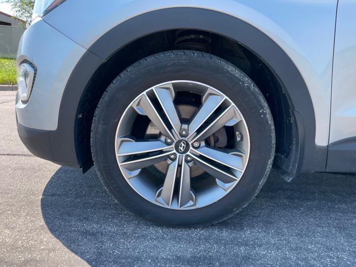 2014 hyundai santa-fe gls-fwd with 178926 miles for sale near elk-river, minnesota ec3da24bb94f4ff7835d43198ab002be.jpeg