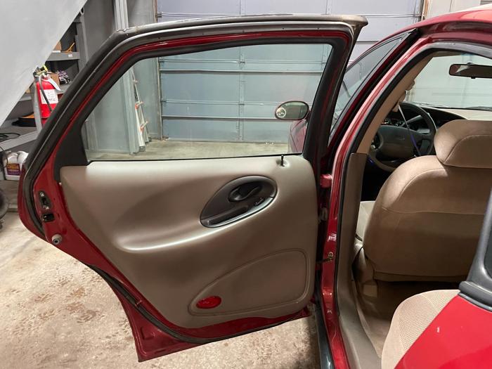 1999 Ford Taurus