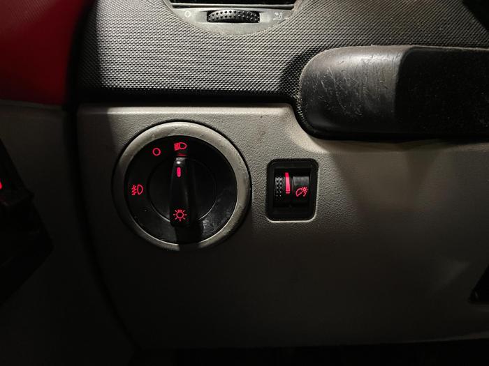 2000 Volkswagen New Beetle