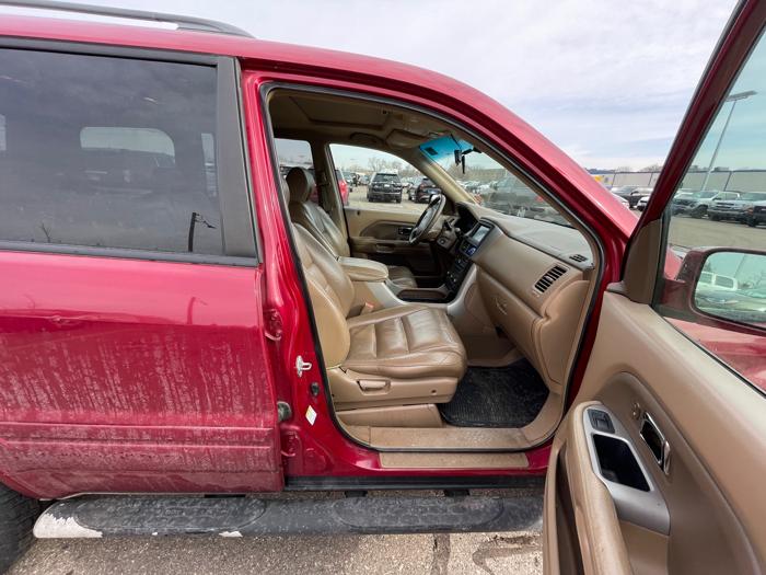2006 honda pilot ex-4wd-at with 260470 miles for sale near fridley, minnesota ecbf640c5059423d83697791db3a5543.jpeg