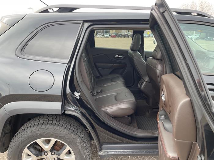 2014 jeep cherokee trailhawk-4wd with 131135 miles for sale near coon-rapids, minnesota ecc1fd888dd0440fbbaee6f53d984adc.jpeg