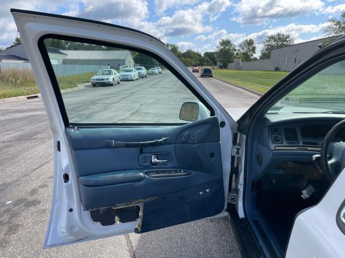 1997 lincoln town-car executive with 293168 miles for sale near elk-river, minnesota ed1bc7069b7141f58d128d4bb86043b0.jpeg