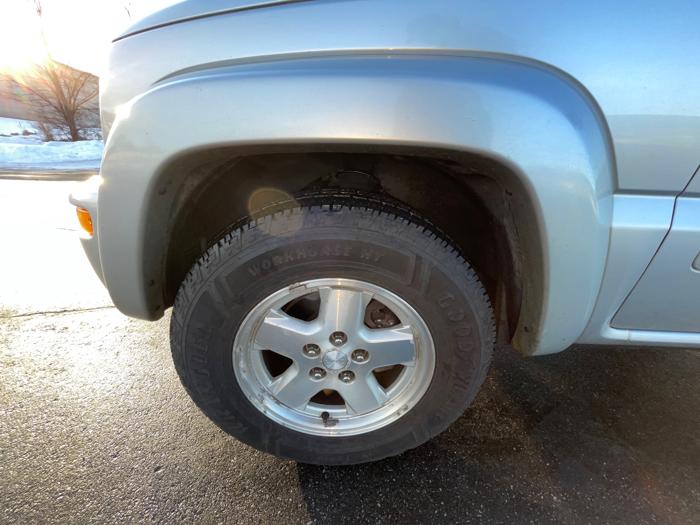 2003 jeep liberty limited-2wd with 183532 miles for sale near elk-river, minnesota ed26809a2e5742bdb6f99d279e83a434.jpeg