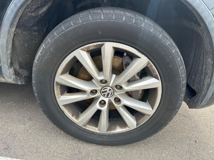 2014 volkswagen touareg vr6-lux with 142869 miles for sale near burnsville, minnesota edb230268c494a20aeff2b1035c55828.jpeg