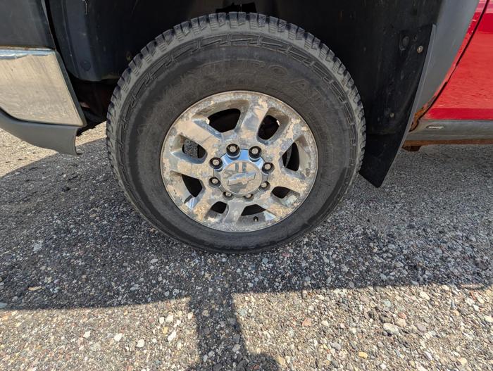 2005 chevrolet silverado-2500hd work-truck-crew-cab-short-bed-4wd with 743212 miles for sale near elk-river, minnesota edbcf28b604c4fe39f4bc1b1183bcc28.jpg