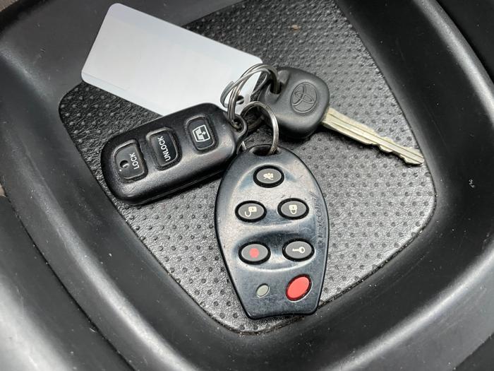 2005 toyota sequoia sr5-4wd with 250906 miles for sale near elk-river, minnesota ee16ccd3d601488a8d145e2d18122cf2.jpeg