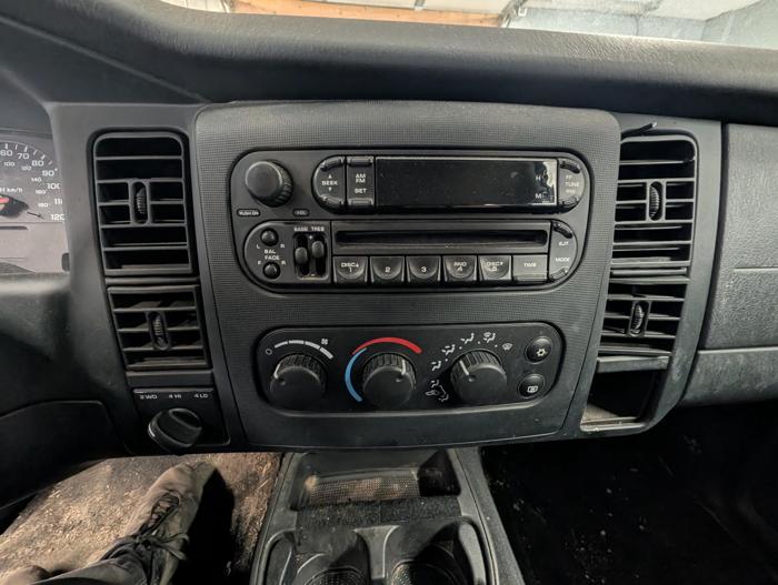 2004 dodge dakota slt-quad-cab-4wd with 188045 miles for sale near elk-river, minnesota ee776d17836d4dfdb4d1e266fceca5f6.jpg