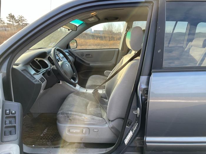 2004 toyota highlander std with 199026 miles for sale near elk-river, minnesota ee98df527a19429d8398061a2c646460.jpg