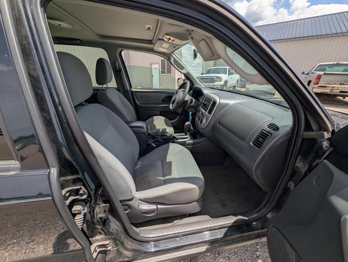 2007 ford escape with 155219 miles for sale near elk-river, minnesota eebc11f5b5db4b1bbdce4ab2e86ca3f6.jpg