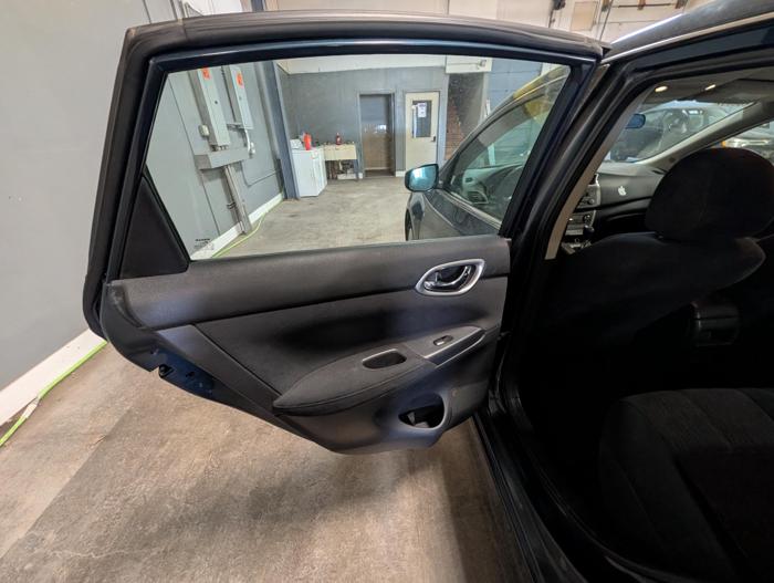 2013 nissan sentra s-6mt with 189525 miles for sale near elk-river, minnesota eecbba88933244c3852b1dc23a1d8e71.jpg