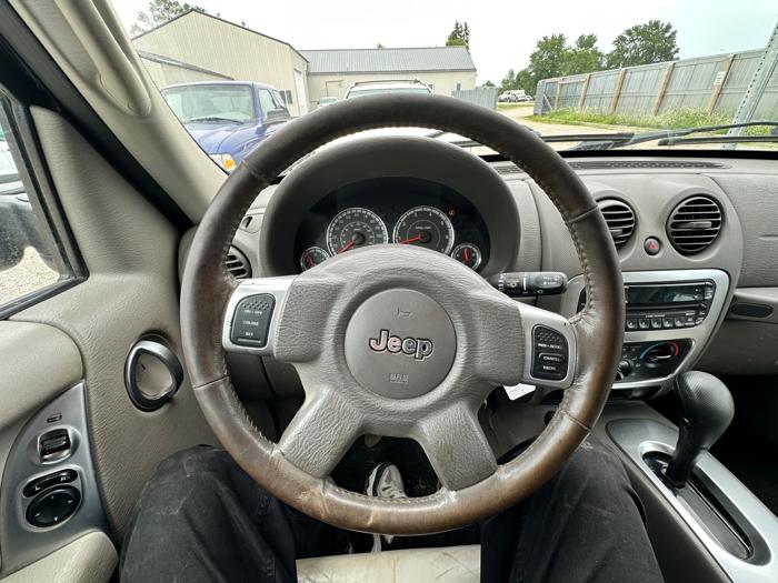 2005 jeep liberty limited-4wd with 158358 miles for sale near elk-river, minnesota ef1f00dca98b4417b7c863346c78f4cf.jpeg