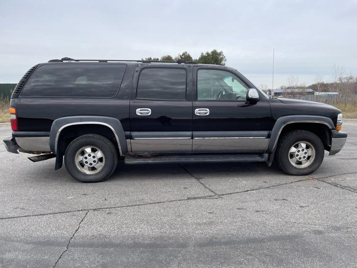 2002 chevrolet suburban 1500-lt for sale near elk-river, minnesota ef203853e7cc4427a8c2cb4dfd56c1ae.jpg