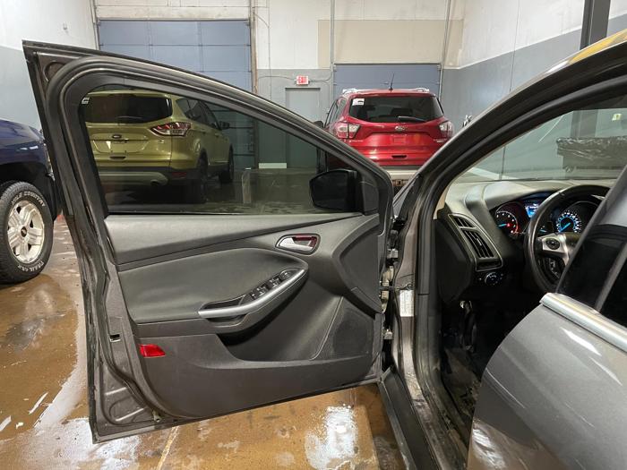 2012 ford focus titanium with 107695 miles for sale near elk-river, minnesota ef7a58d98f21475dbdec091f2825858a.jpg