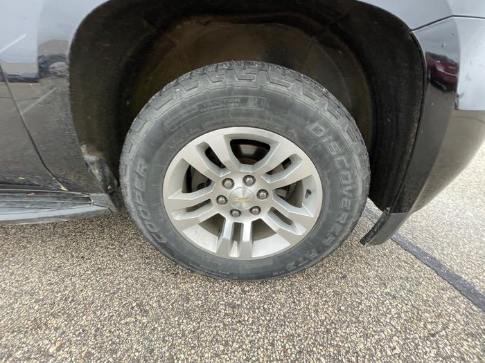 2016 chevrolet suburban lt-4wd with 199175 miles for sale near rochester, minnesota efad2e9b3118409987e4de1fad991539.jpeg