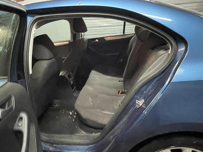 2015 volkswagen jetta se with 88456 miles for sale near elk-river, minnesota efb926acb49a40d98c7e4ee0cbe77f69.jpg