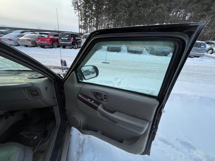 2000 oldsmobile bravada 4d-suv-awd with 113933 miles for sale near elk-river, minnesota f08e9f98553a49b08d586153d7375a5a.jpeg