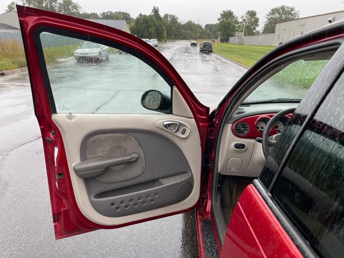 2002 chrysler pt-cruiser limited-edition with 166231 miles for sale near elk-river, minnesota f0f9fbc1f6634e4da186f4da9a9e5192.jpeg