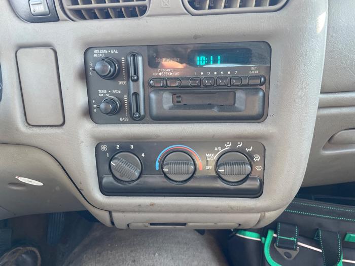 1999 chevrolet blazer 4-door-4wd with 134388 miles for sale near hastings, minnesota f14b610dc830499b9b363f6eadf505a7.jpeg
