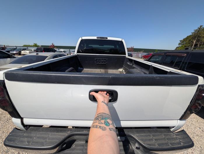 2003 chevrolet silverado-2500hd ext.-cab-short-bed-4wd with 265768 miles for sale near elk-river, minnesota f161868974d5423d960949ae709be2a7.jpg
