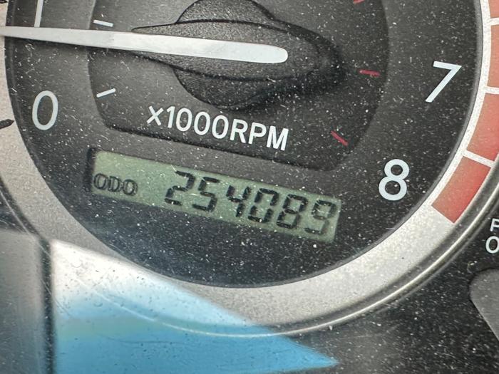 2005 toyota sienna with 254089 miles for sale near elk-river, minnesota f21fe3fd928245408b0a992ec6915684.jpeg