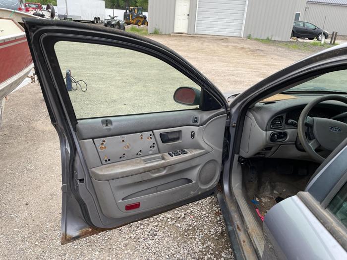 2006 Ford Taurus