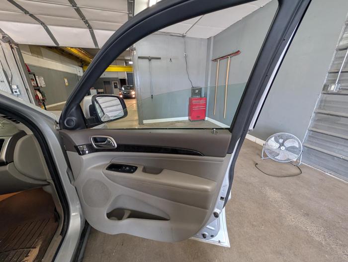 2011 jeep grand-cherokee laredo-4wd with 178808 miles for sale near elk-river, minnesota f293844fcb654c4ab514896871254439.jpg