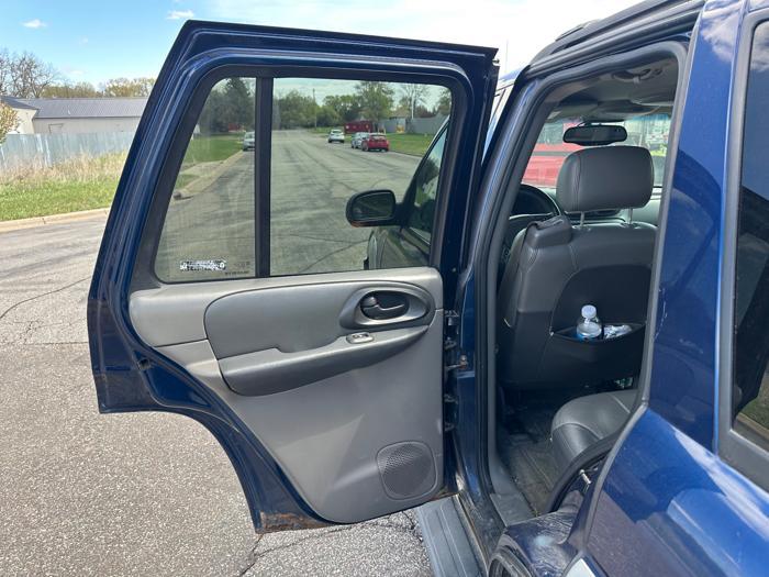 2002 chevrolet trailblazer ls-4wd with 203457 miles for sale near elk-river, minnesota f2a6efcc76c749cb9b4a4f597da5c7a1.jpeg