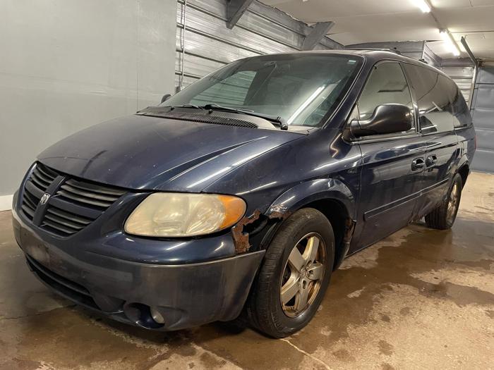 2005 dodge caravan-grand-caravan sxt with 229381 miles for sale near elk-river, minnesota f2d16940a4cc46ce8821ba3d2708573e.jpg
