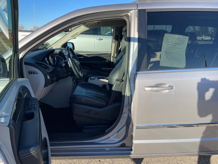 2016 chrysler town-&-country touring with 138021 miles for sale near rochester, minnesota f31c1f6ba0d74c66859ab224aa2c069e.jpeg