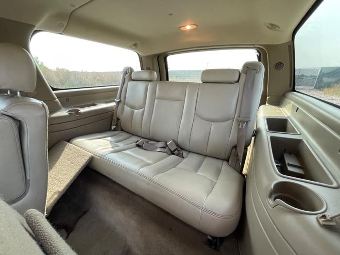 2006 chevrolet suburban 1500-4wd with 216944 miles for sale near elk-river, minnesota f355a022ef93478e95a8dd4cbe45c576.jpeg
