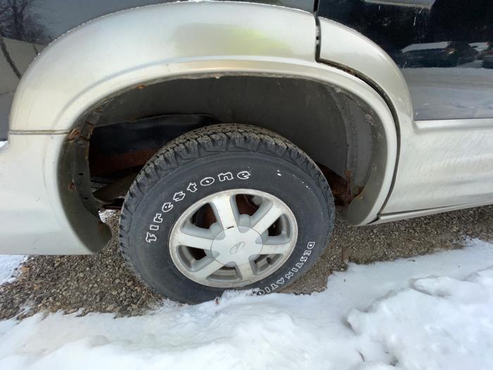 2000 oldsmobile bravada 4d-suv-awd with 113933 miles for sale near elk-river, minnesota f3c31255537a4864afe5d9e4a516e69c.jpeg