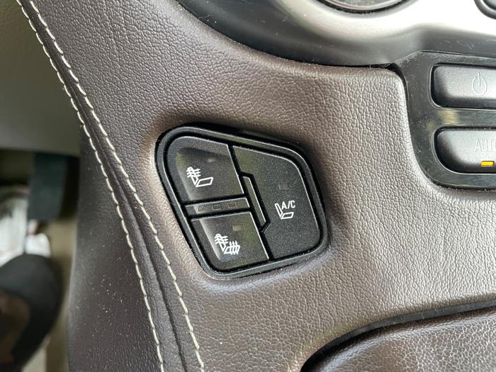 2015 chevrolet tahoe ltz-4wd with 157669 miles for sale near clearwater, minnesota f3ff4bf1cdec450182ca229f94fa91dd.jpeg