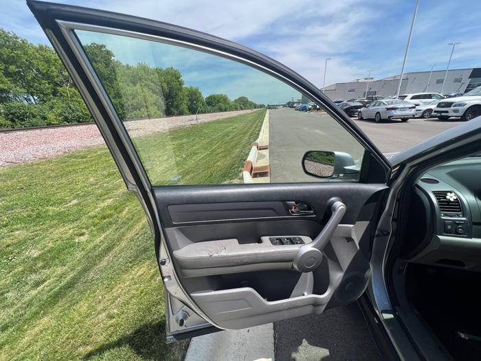 2007 honda cr-v ex-l-4wd-at with 232469 miles for sale near savage, minnesota f40161b19c9a4ff381943a28c13bbbca.jpeg