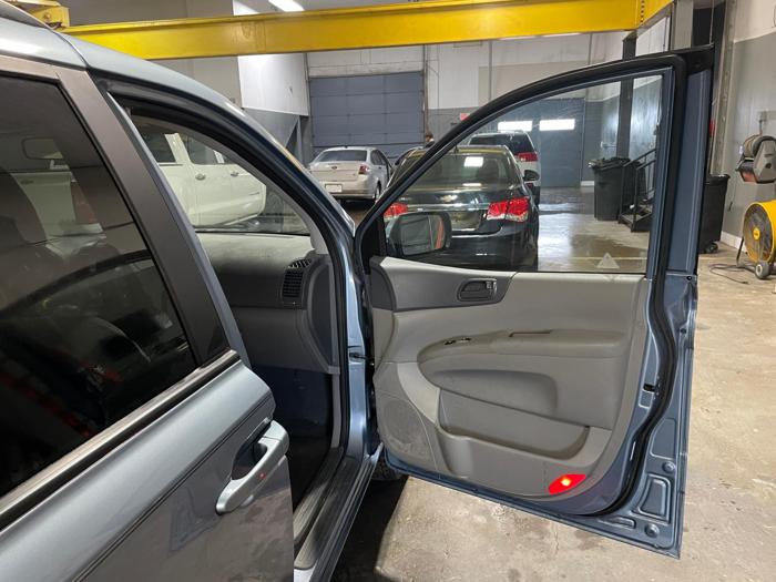 2014 kia sedona lx with 178845 miles for sale near elk-river, minnesota f41b140463c94b8da9b30151bf7070b2.jpg