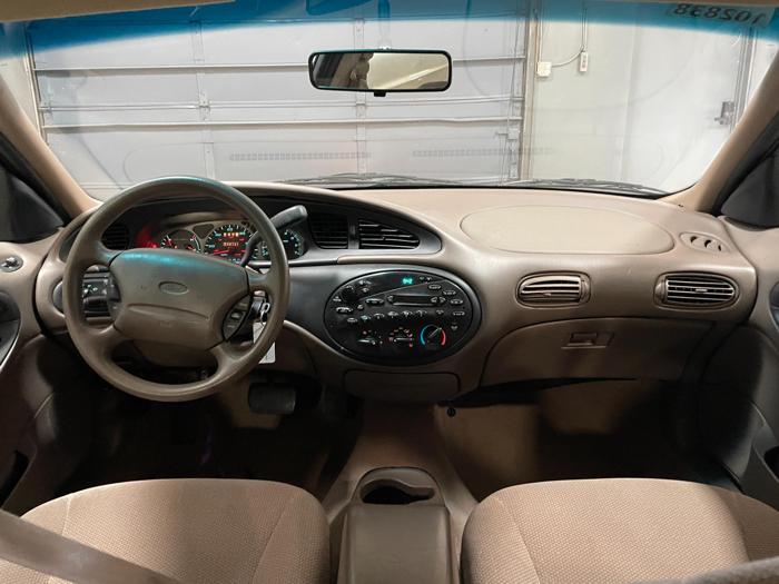 1999 Ford Taurus