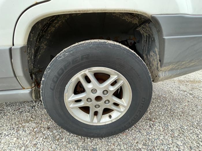 2004 jeep grand-cherokee laredo-4wd with 187673 miles for sale near elk-river, minnesota f4a198d0455d4f88b7dd3200d65de4b4.jpeg