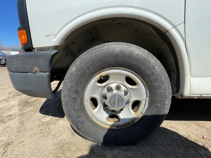 2014 chevrolet express 2500-cargo with 184356 miles for sale near columbus, minnesota f4fca930c8e941298b86471309e00b7a.jpeg