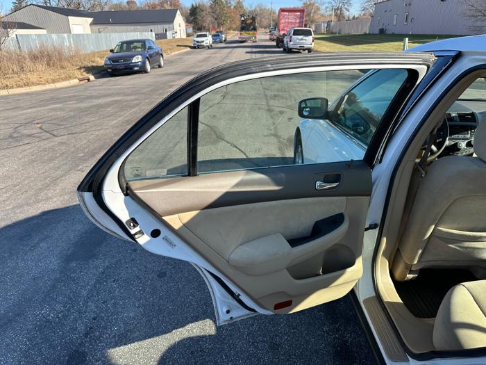 2004 honda accord lx-v-6-sedan-at with 201242 miles for sale near elk-river, minnesota f50bd3660dd24190afc73141f6f3632d.jpeg