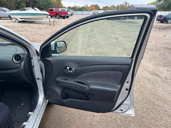 2014 nissan versa 1.6-s-5m with 184688 miles for sale near elk-river, minnesota f550e18bb968451ba37942ec8587ad7b.jpg