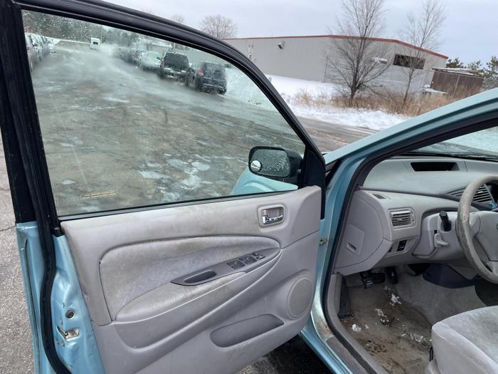 2002 toyota prius with 133936 miles for sale near elk-river, minnesota f557fe88d1f54223a40a87e3bfc78f26.jpg