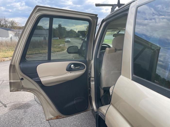2006 chevrolet trailblazer ls-4wd with 205963 miles for sale near elk-river, minnesota f559611a10624666ab26bcba64065523.jpeg