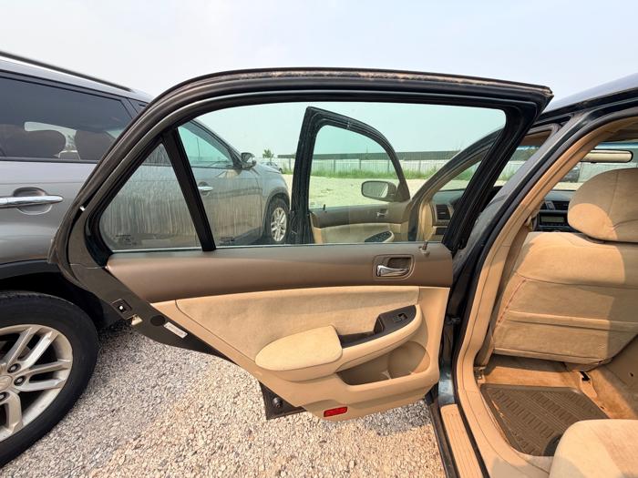 2004 honda accord lx-sedan with 243819 miles for sale near elk-river, minnesota f587a4106598436497ec28903963dac1.jpeg