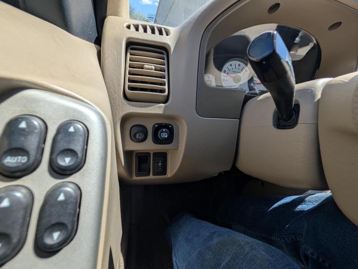 2005 ford escape xlt-4wd with 181896 miles for sale near elk-river, minnesota f5891219c76440b7810574260eac7b5f.jpg