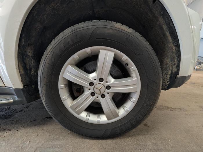 2007 mercedes-benz gl-class gl450 with 195899 miles for sale near elk-river, minnesota f59185fd0106408aa282e21931ab1e53.jpg