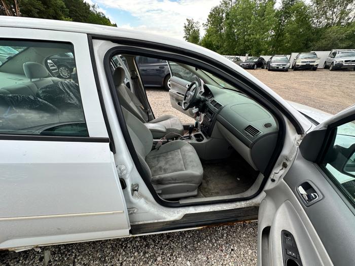2005 chevrolet cobalt ls-sedan with 197332 miles for sale near elk-river, minnesota f5932778b9c5431ba7dfd1143e232081.jpeg