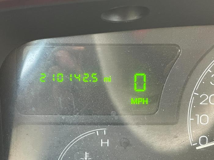 2005 lincoln town-car with 210142 miles for sale near elk-river, minnesota f5e43c2aac7a4565b2f0ceddd10ed18c.jpg