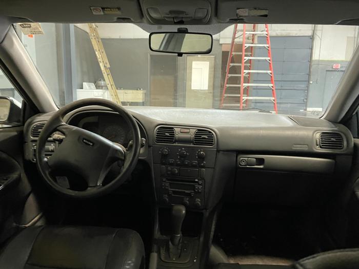 2001 volvo v40 with 184716 miles for sale near elk-river, minnesota f5e5ec9c4c0743cca88d69fe1584d860.jpg