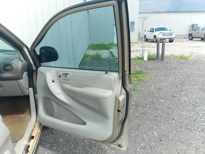 2006 chrysler town-&-country touring with 173423 miles for sale near elk-river, minnesota f5ee0eed0c364f4f90d918c87df01041.jpg