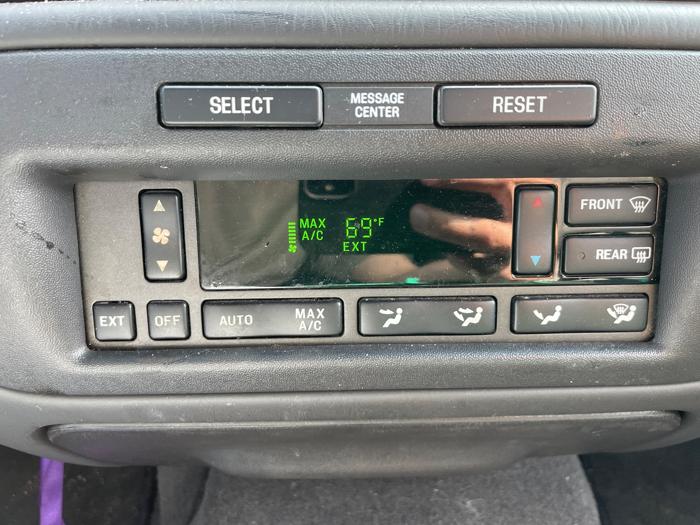2002 lincoln town-car signature with 144823 miles for sale near elk-river, minnesota f652a34b0d7143548e8ecadd0856374a.jpeg